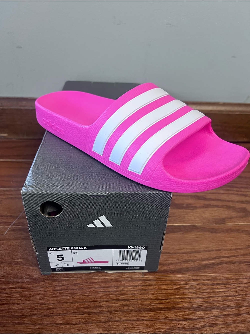 *NEW IN BOX* Adidas Brand “Adilette Aqua K” Hot Pink Slides/Sandals Girls Size 5